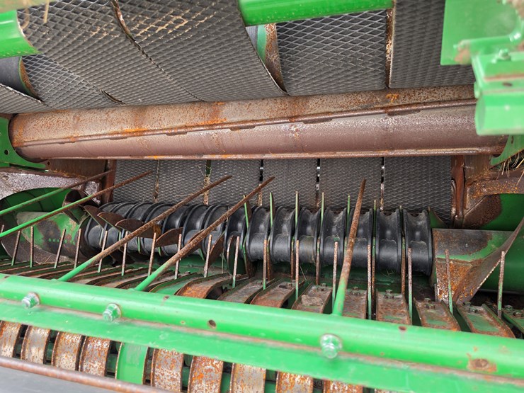 2015-john-deere-469-image-12