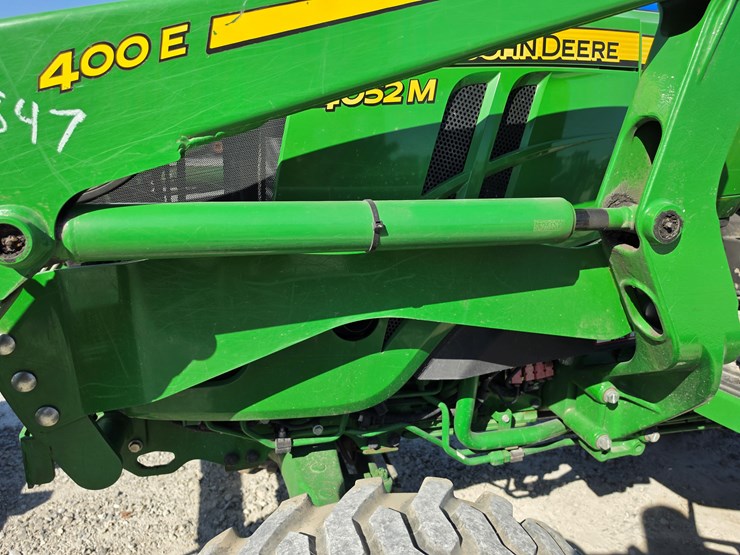 2018-john-deere-4052m-image-8