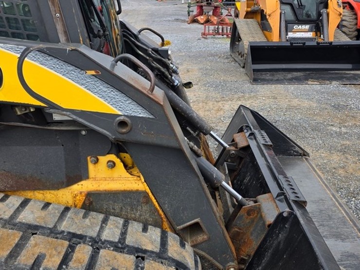 2008-new-holland-c185-image-9