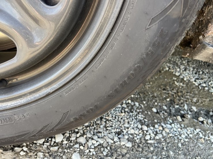 2020-ford-explorer-image-16