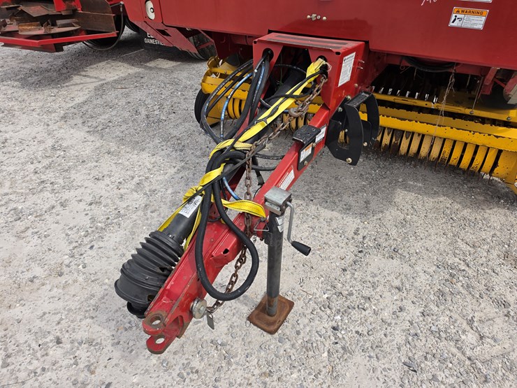 2013-new-holland-br7090-image-2