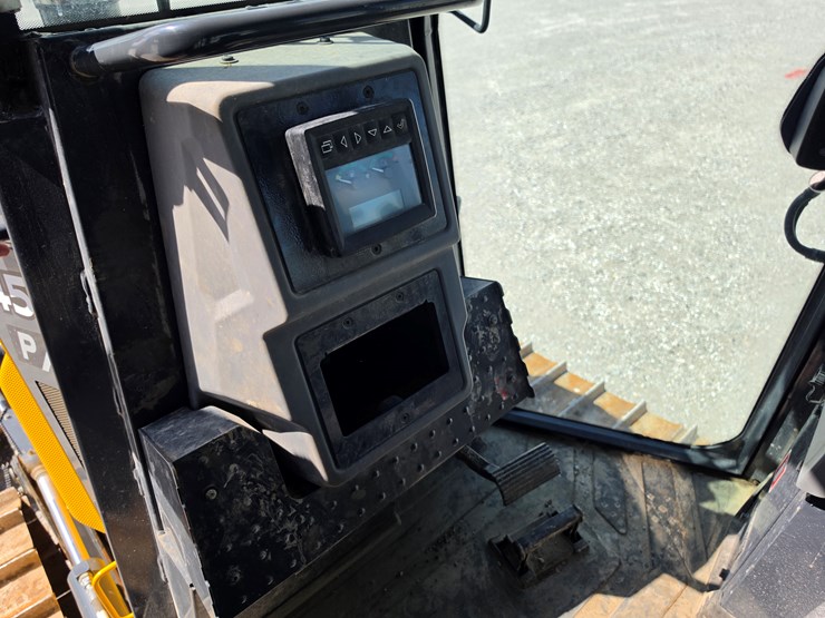 2023-deere-450-lgp-image-11