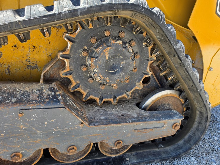 2023-deere-317g-image-21