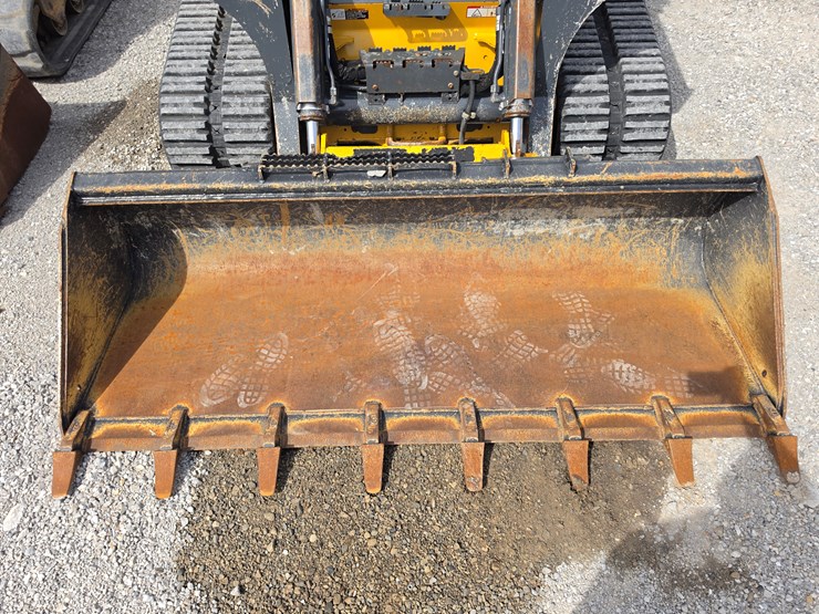 2018-deere-333g-image-3