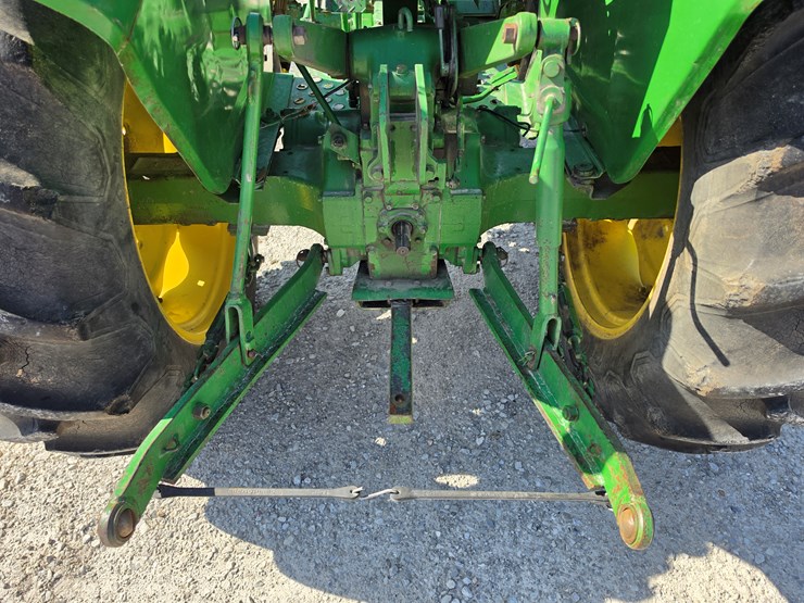 1983-john-deere-1050-image-12