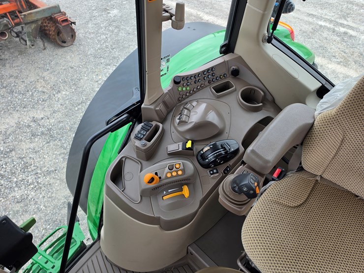 2023-john-deere-6155m-image-12