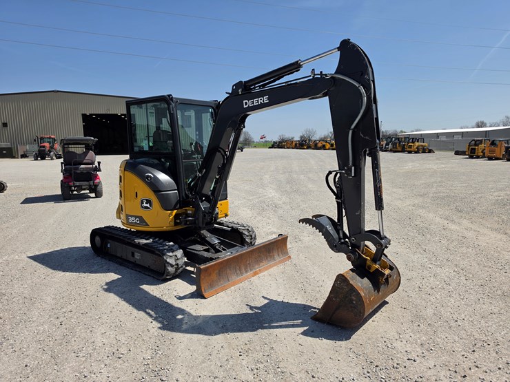 2022-deere-35g-image-25