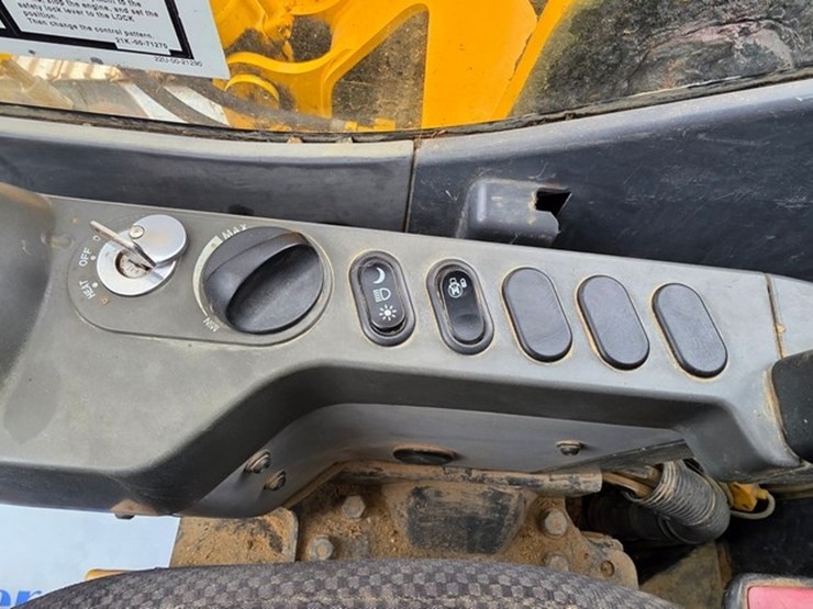 2012-komatsu-pc200-lc-8-image-80