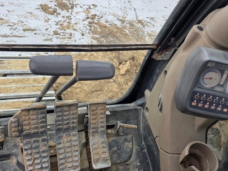 2012-deere-200d-lc-image-78