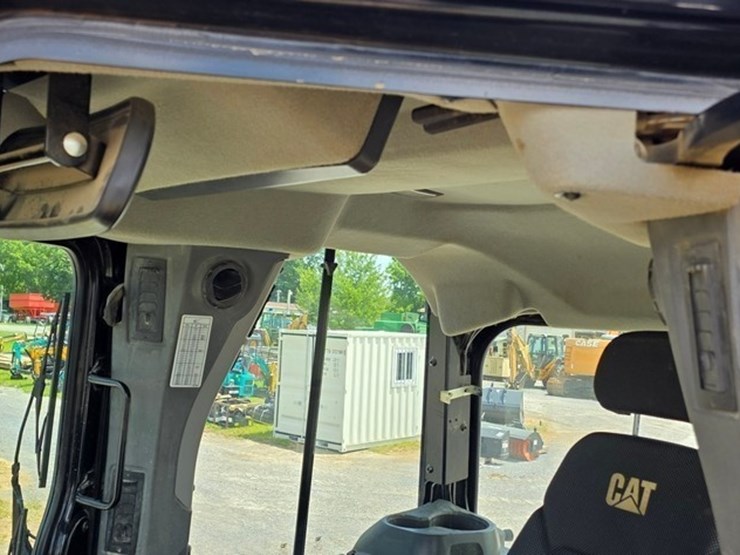 2021-caterpillar-d5-lgp-image-75