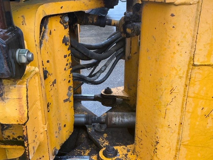 1989-john-deere-640d-image-41