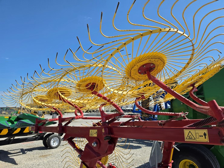 2022-new-holland-819-image-9