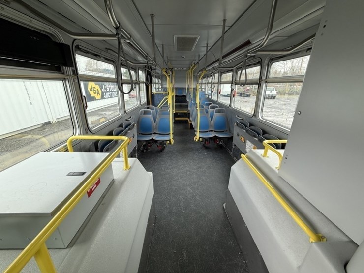 2012-gillig-40'-electric-transit-bus-image-19