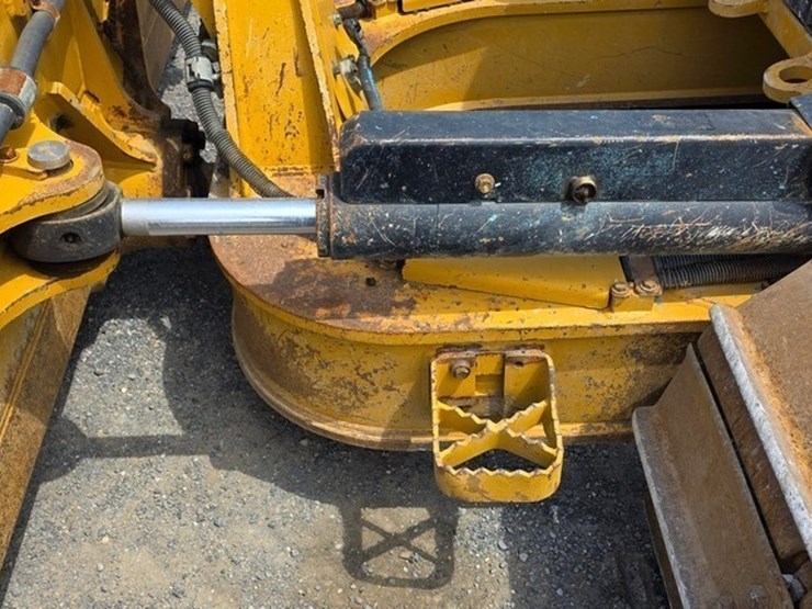 2021-caterpillar-d5-lgp-image-12