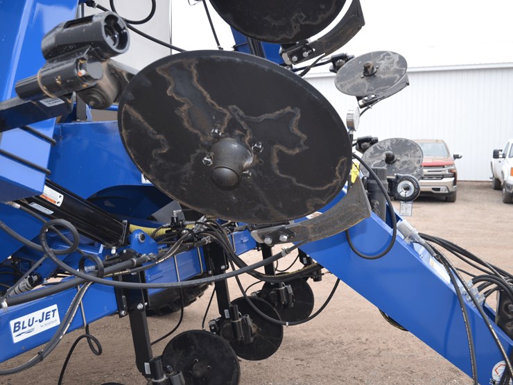 blu-jet-unverferth-4015-liquid-applicator-image-7