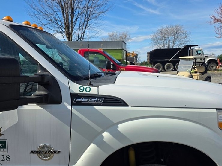 2014-ford-f350-image-33