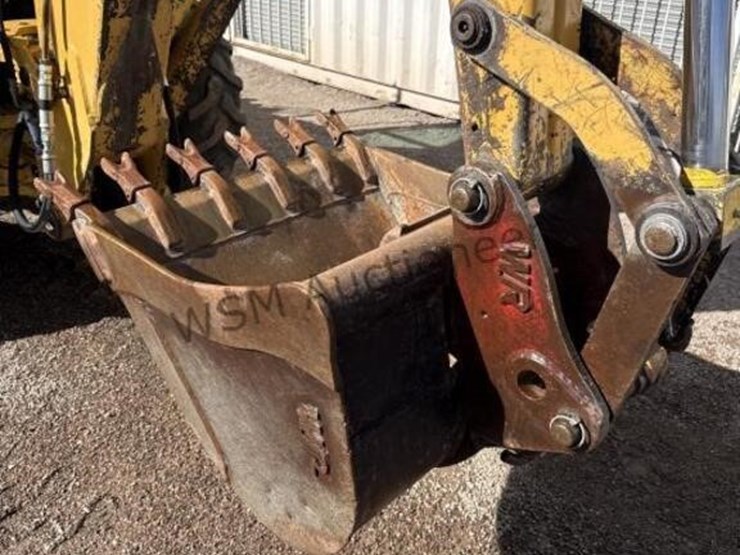 new-holland-lb115-image-20