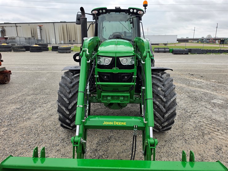 2023-john-deere-6155m-image-4