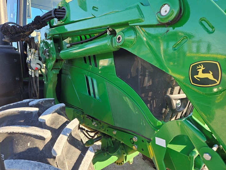 2024-john-deere-6175m-image-23