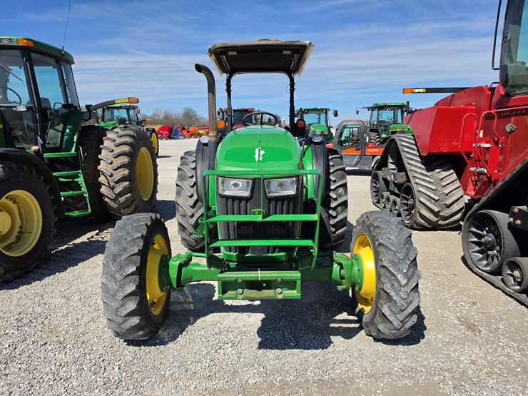 2014-john-deere-5085m-image-2