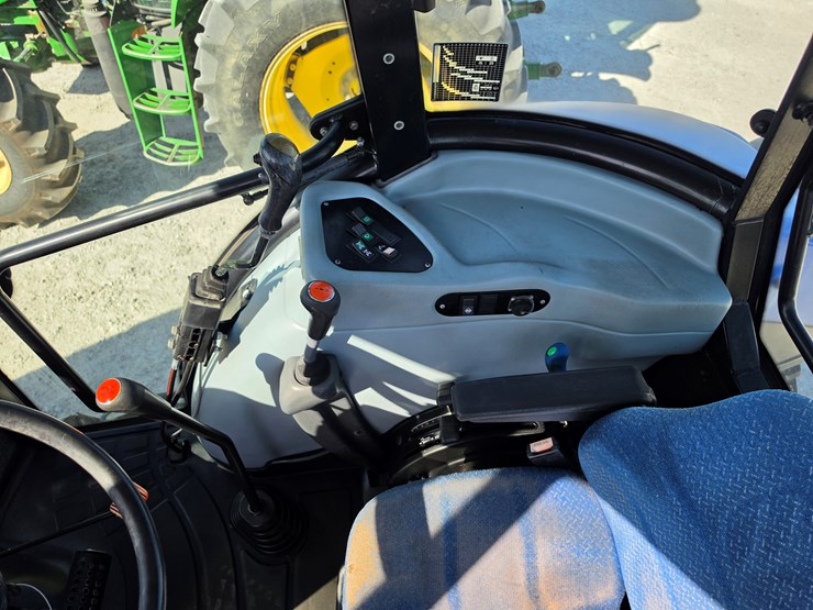 2013-new-holland-ts6.120-image-13