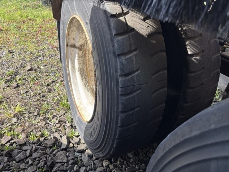 1992-king-load-image-4