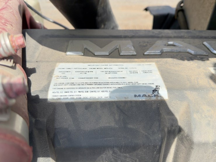 2018-mack-pinnacle-cxu613-image-9
