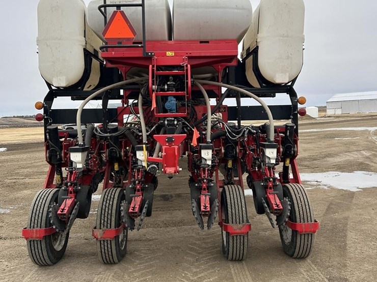 2014-white-9824-image-4