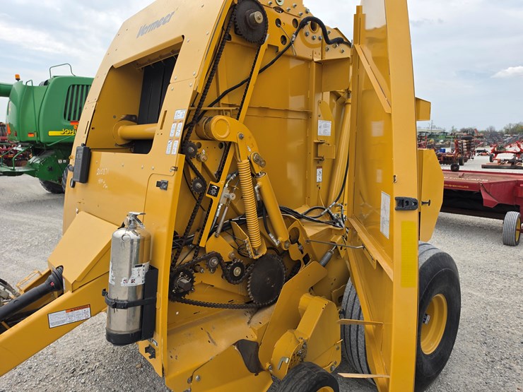 2016-vermeer-604n-image-10