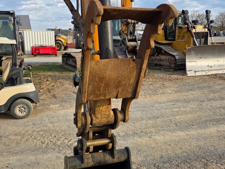 2021-case-cx80c-image-44