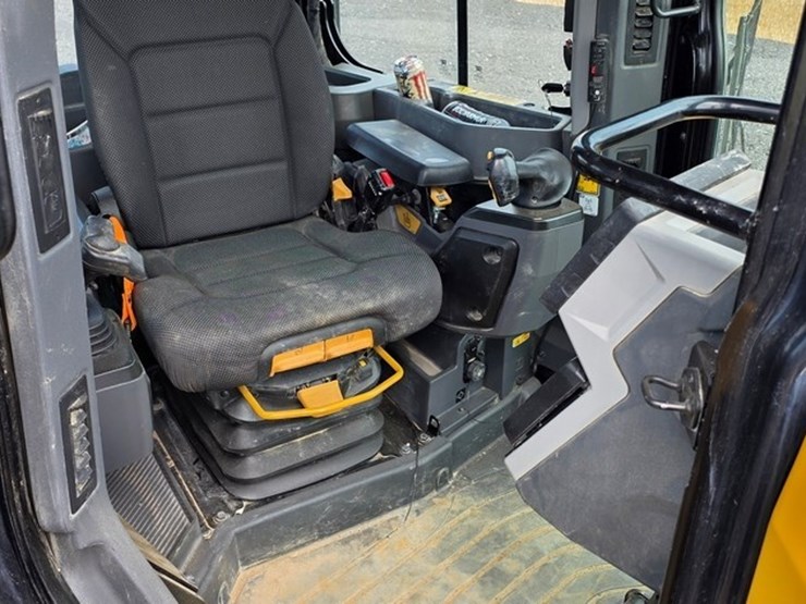 2021-caterpillar-d5-lgp-image-59