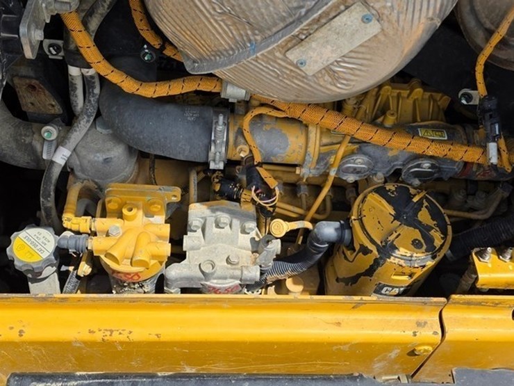 2021-caterpillar-d5-lgp-image-61