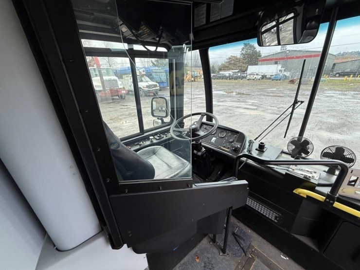 2012-gillig-40'-electric-transit-bus-image-23