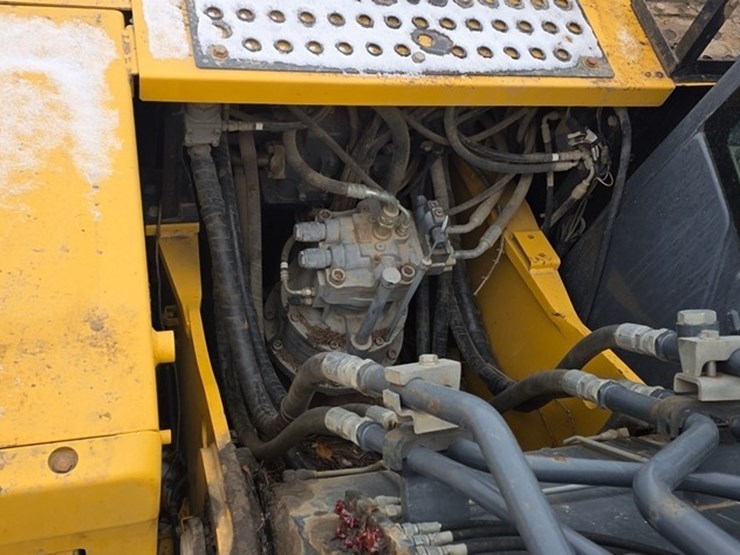 2012-deere-200d-lc-image-62