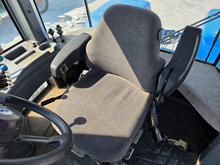 2000-new-holland-9384-image-17