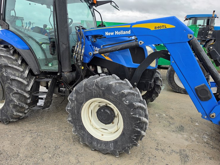 2010-new-holland-t6020-image-7