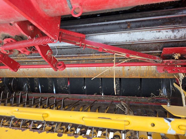 2013-new-holland-br7090-image-6