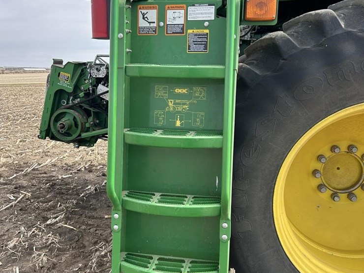 2012-john-deere-s690-image-10