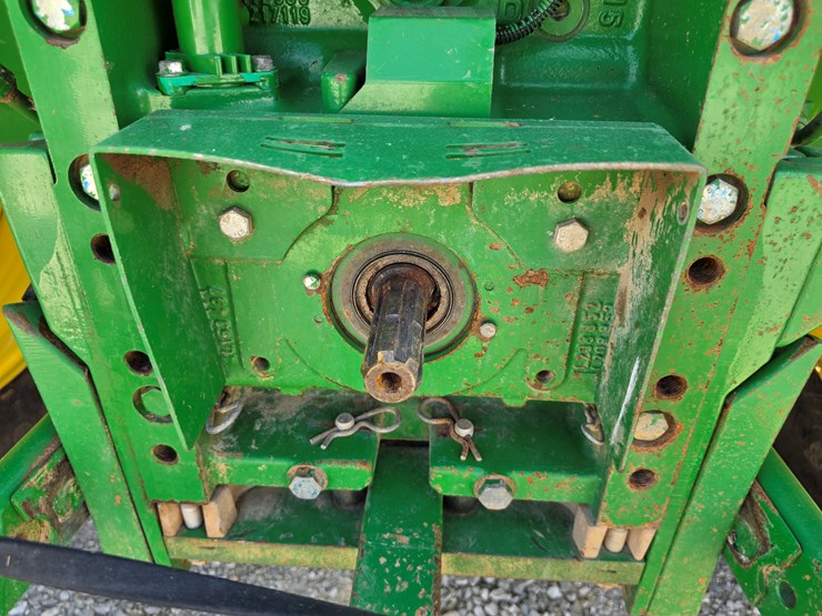 2017-john-deere-6110m-image-14