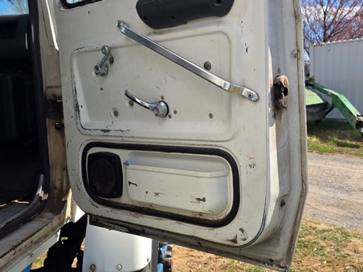 1991-ford-l9000-image-54