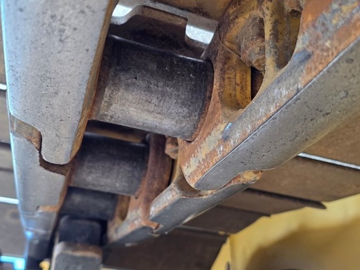 2021-caterpillar-d5-lgp-image-37