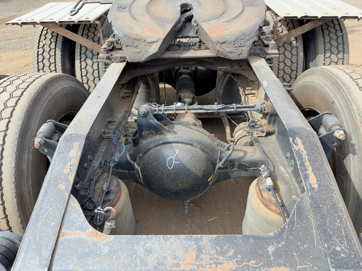 2018-mack-pinnacle-cxu613-image-18