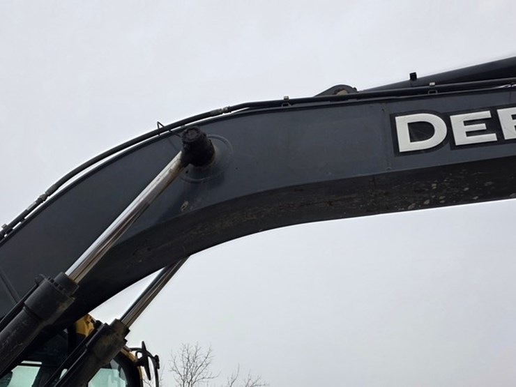 2012-deere-200d-lc-image-14