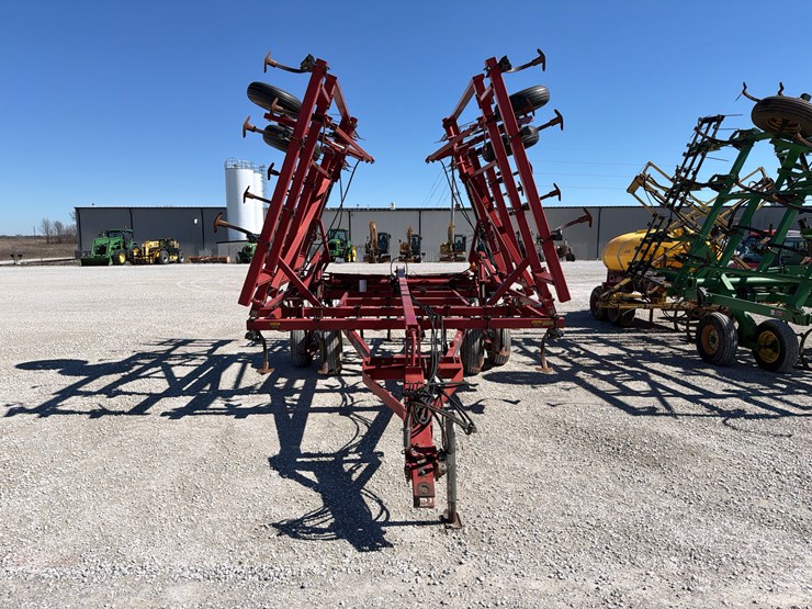 case-ih-4300-image-2