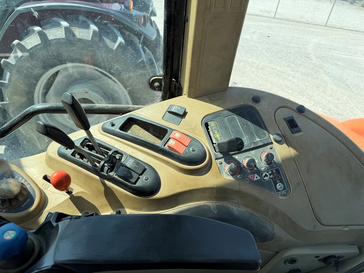 2004-agco-rt100a-image-19