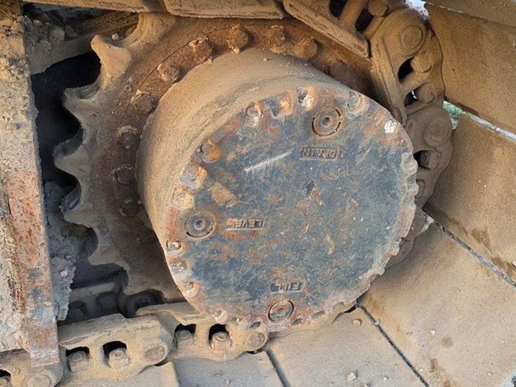 2022-case-cx250d-image-40