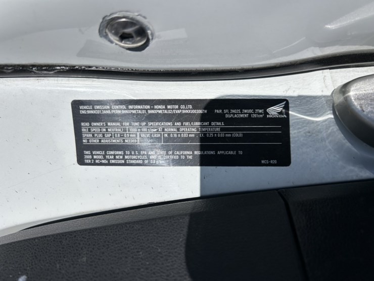 2009-honda-st1300-motorcycle-image-29