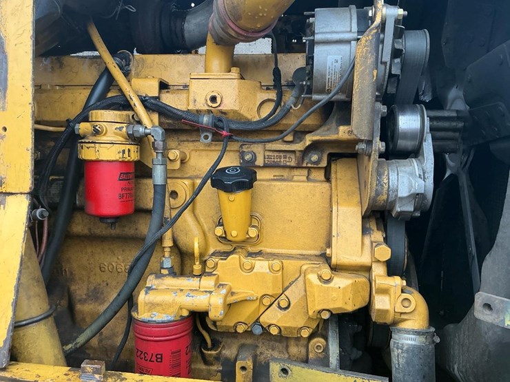 2012-deere-648-image-16