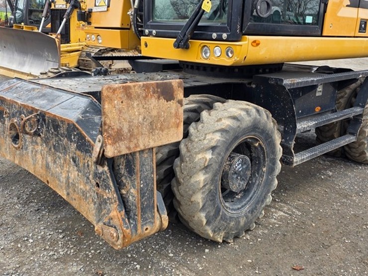 2018-caterpillar-m322f-image-36