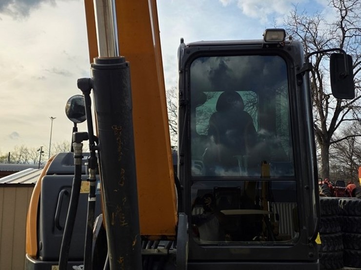 2021-case-cx80c-image-42